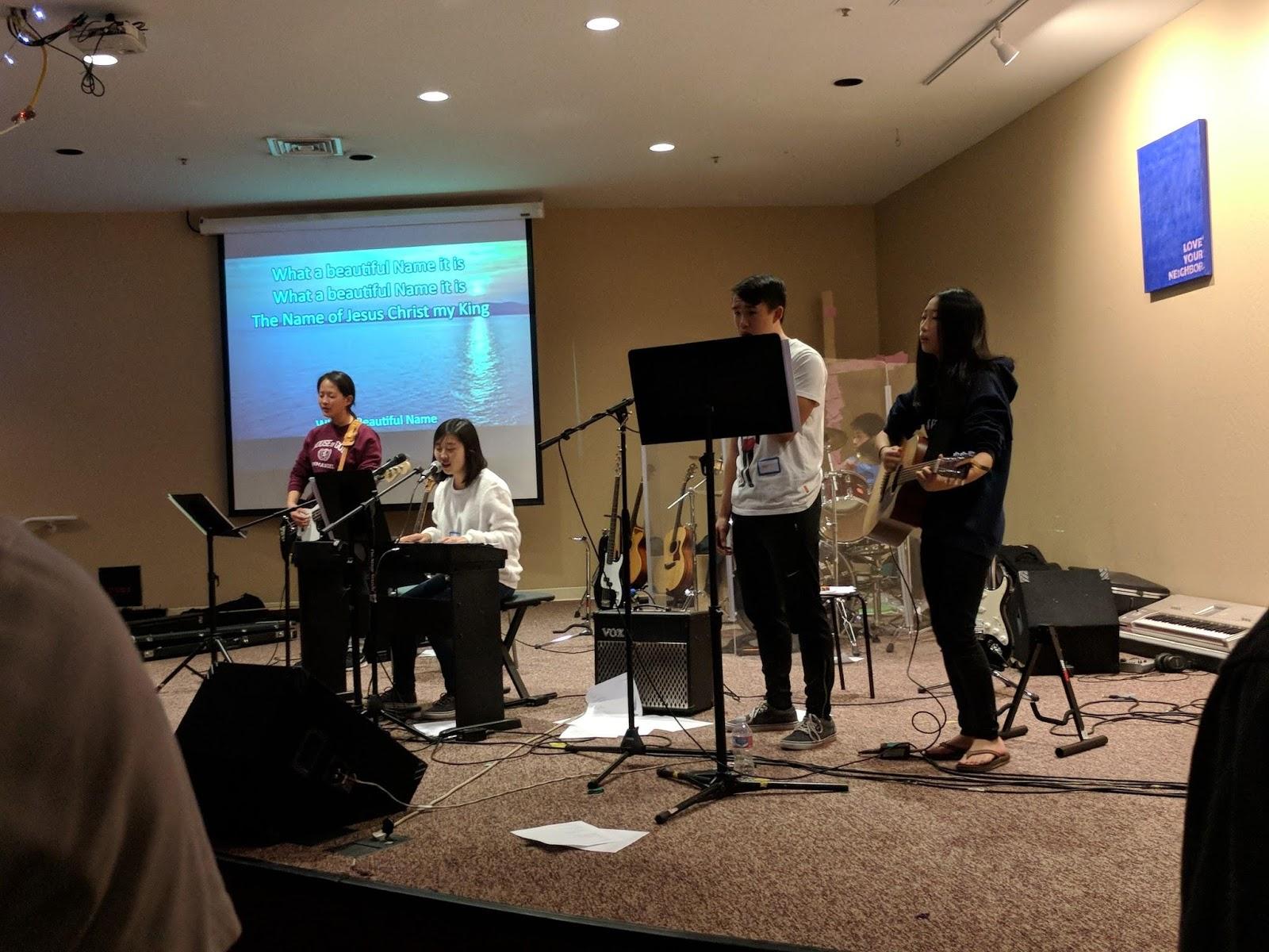 Members from different Christian clubs across FUHSD sing together on stage. They gathered for the UIC event which took place last Saturday. Photo by Bill Cheng 